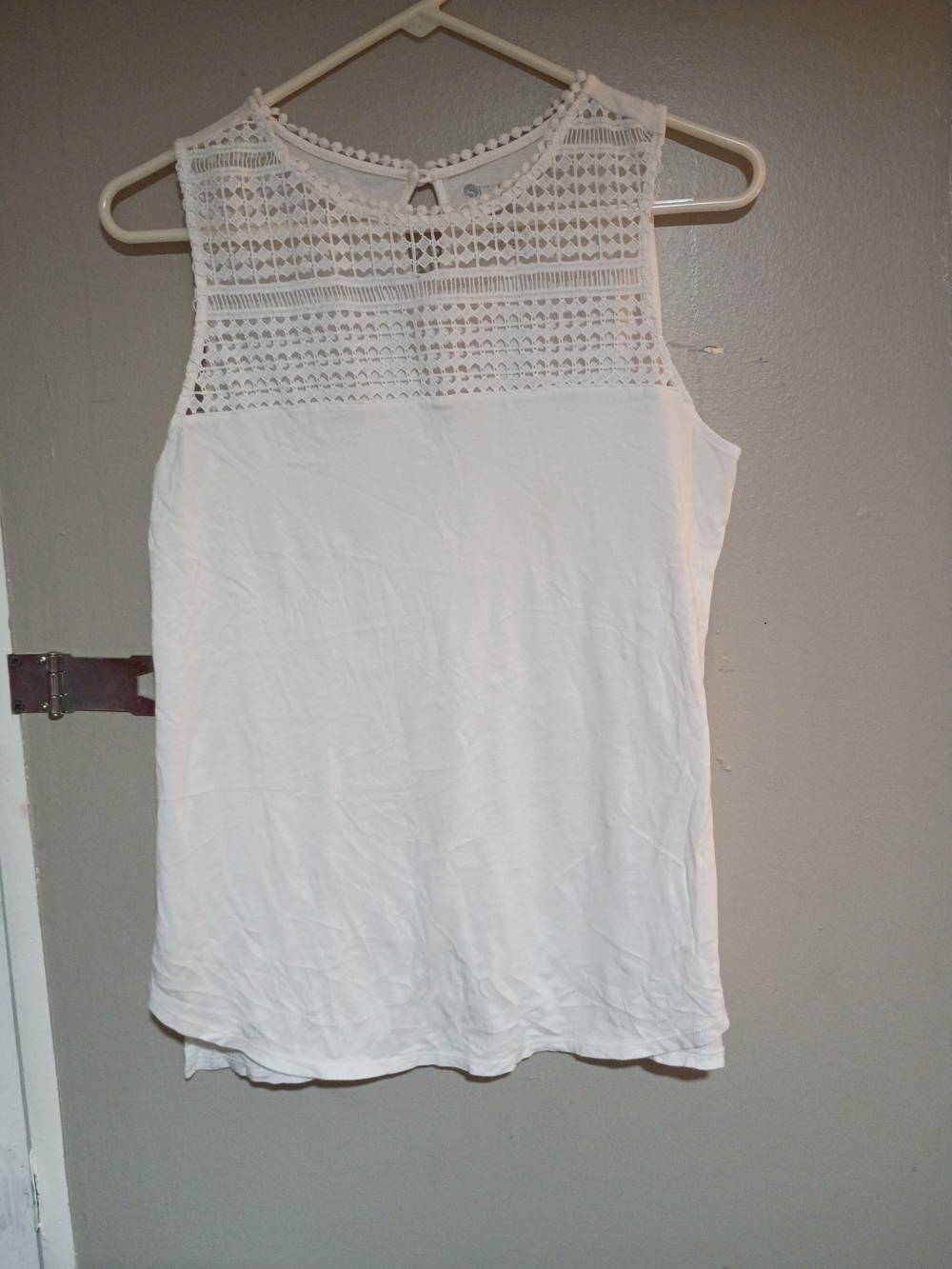 Crochet Yoke Sleeveless Tank Top - White